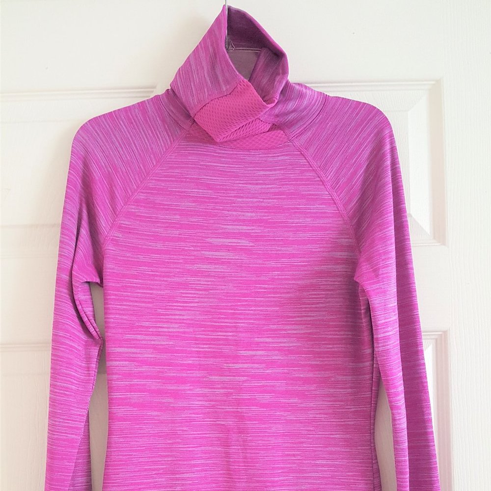 UNDER ARMOUR ALL SEASON GEAR FITTED TURTLE  NECK